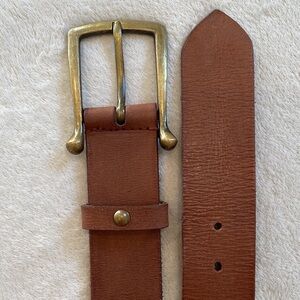 We buffalo leather gold statement buckle brown belt Sz S/M